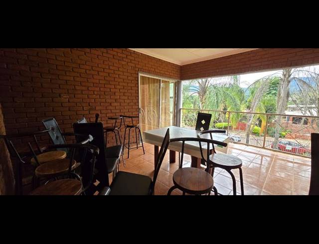 5 BEDROOM HOUSE FOR SALE IN LOUIS TRICHARDT